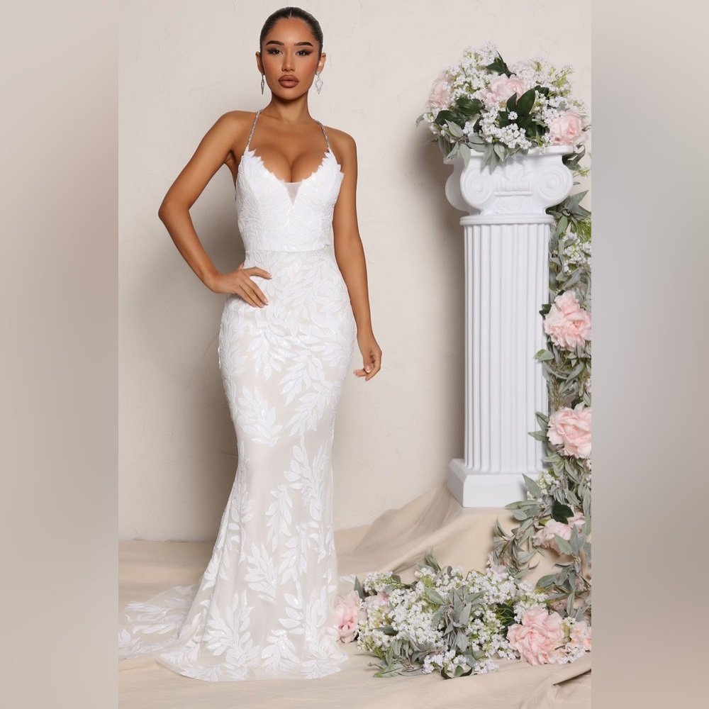 Fashion Nova White Sleeveless Plunge Wedding Gown